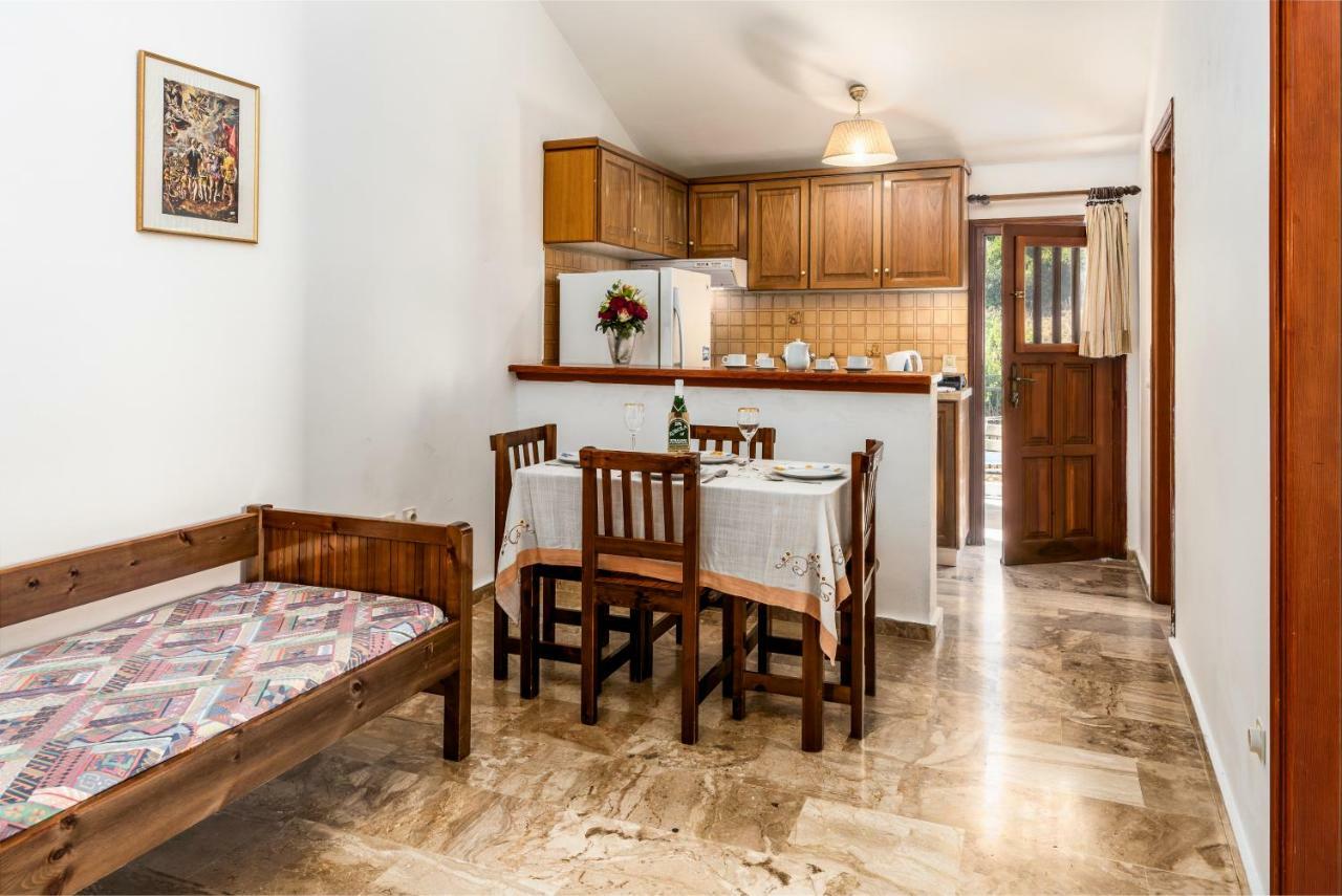 Areti Apartments Poros  Luaran gambar
