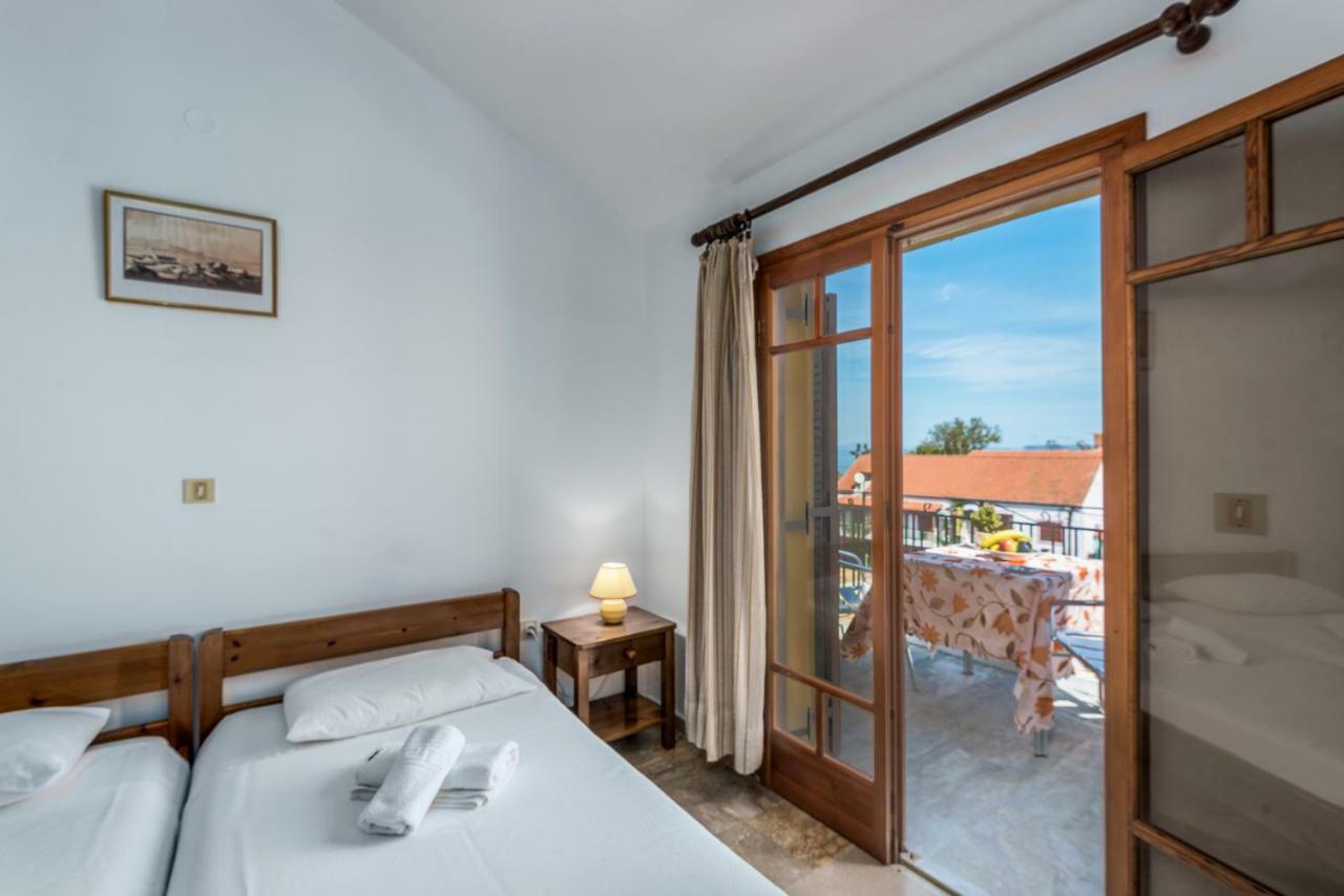 Areti Apartments Poros  Luaran gambar