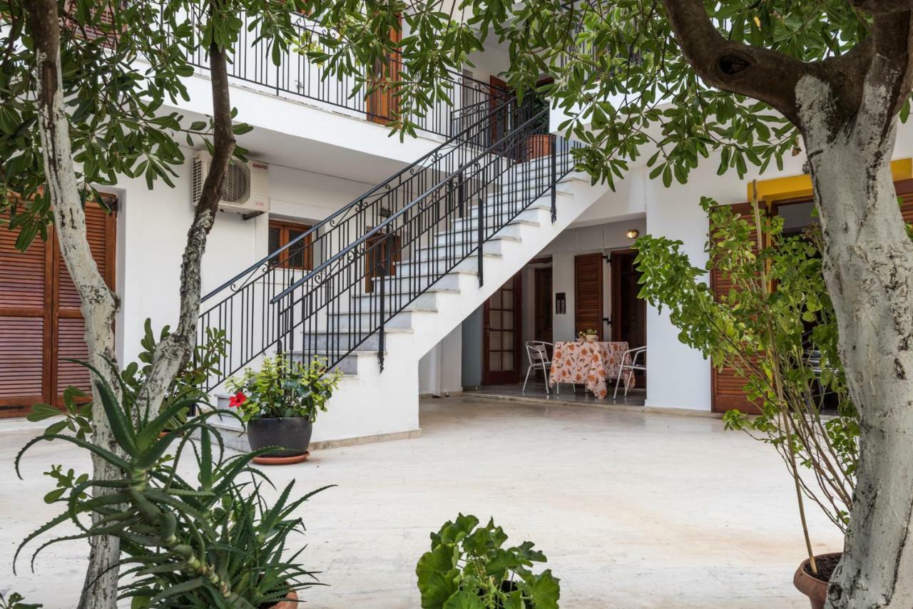 Areti Apartments Poros  Luaran gambar