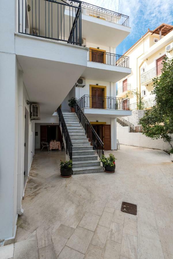Areti Apartments Poros  Luaran gambar