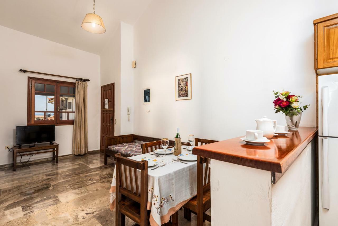 Areti Apartments Poros  Luaran gambar